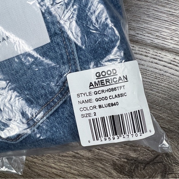 Good American NWT Good Classic Raw Hem Jeans Blue Denim Sz 2/26 Stretchy Frayed - Picture 4 of 7